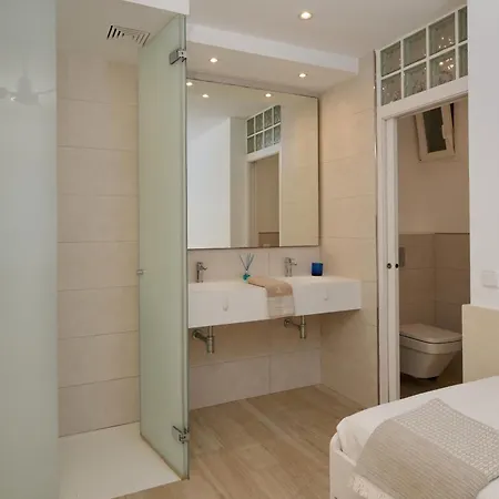 Sea Frontline 'faraona'. Pool. Wifi Appartement
