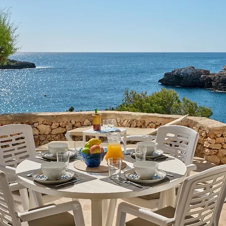 Apartment Sea Frontline 'faraona'. Pool. Wifi Santanyi